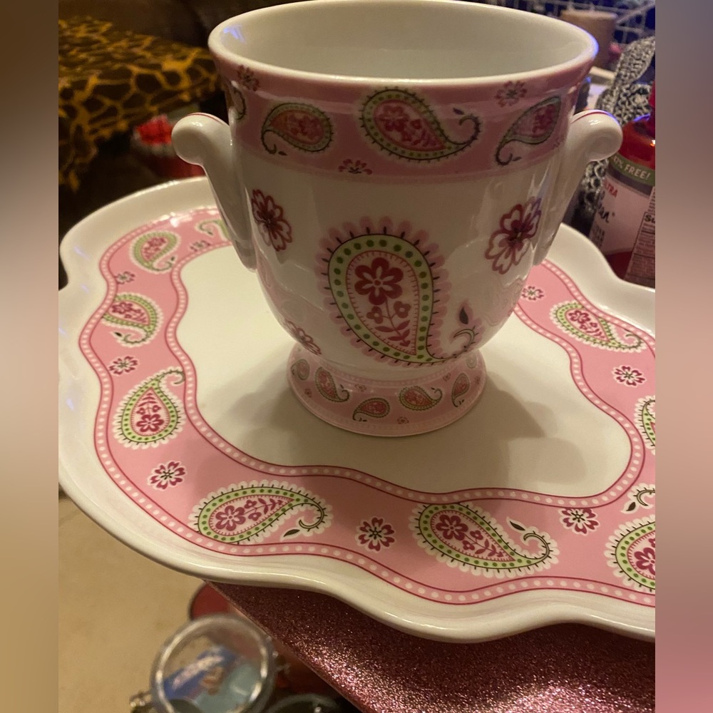 Vera Bradley cup and serving plate set.